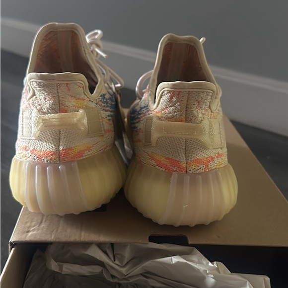 Yeezy's - Picture 4 of 7